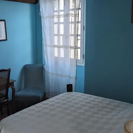 Salle De Bain Privee,terrasse Avec Vue Entrevaux