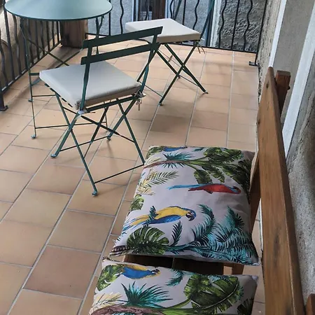 Salle De Bain Privee,terrasse Avec Vue Entrevaux