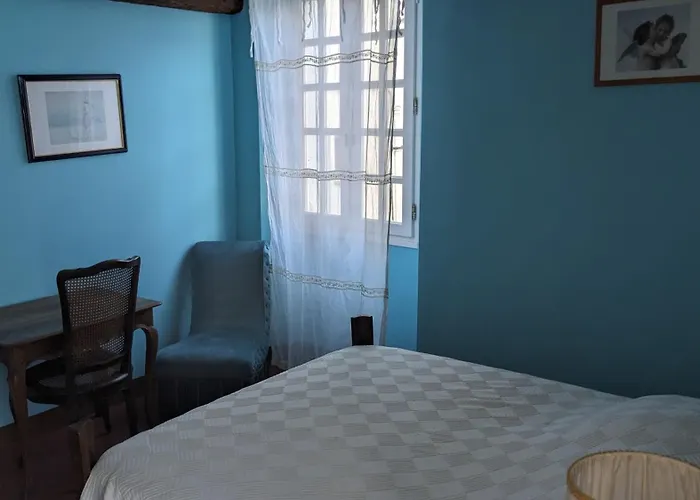 Salle De Bain Privee,terrasse Avec Vue Entrevaux